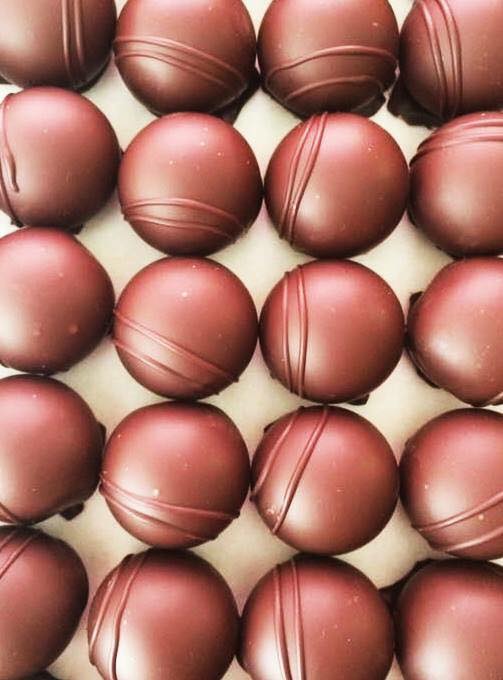 Packs of 6 Lefevre Chocolate artisan Belgian chocolate truffles in signature mixed or single flavours, handmade in Shropshire